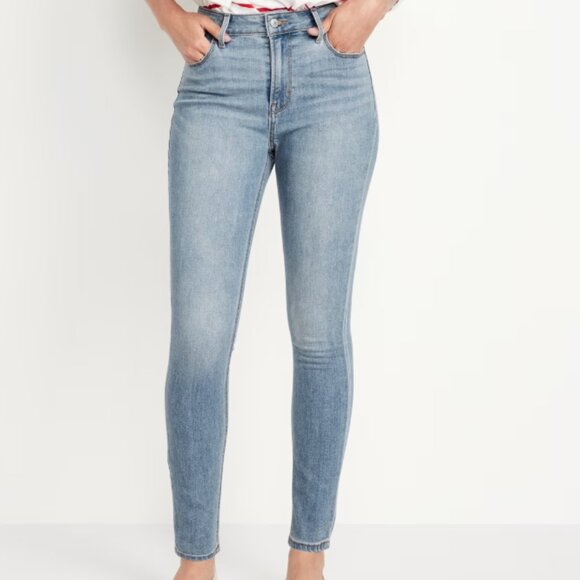 Old Navy Light Wash Extra High-Waisted Rockstar Super-Skinny Jeans, size 8 - Picture 1 of 7